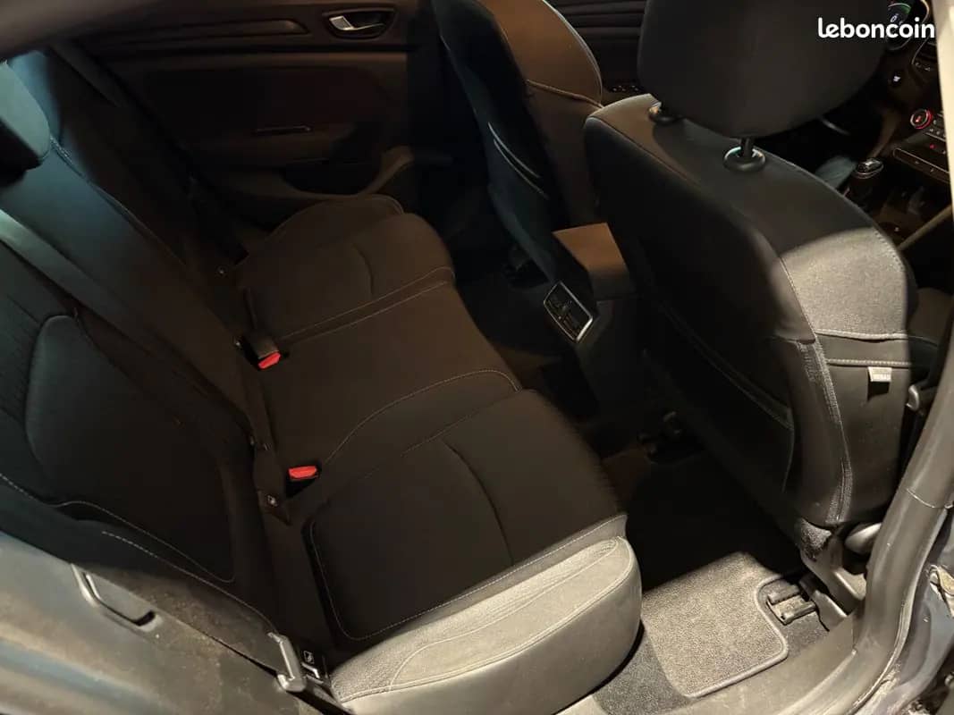 RENAULT MEGANE IV BERLINE BUSINESS TCe 100ch Energy / RÉVISION MARS 20 · photo 2