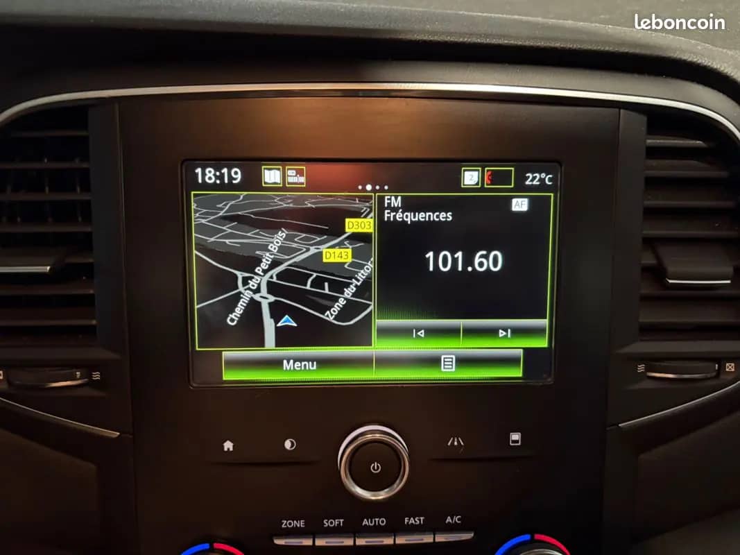 RENAULT MEGANE IV BERLINE BUSINESS TCe 100ch Energy / RÉVISION MARS 20 · photo 9