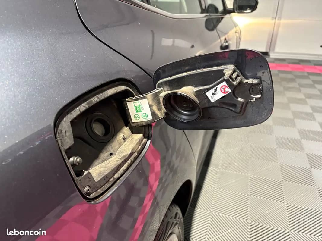 RENAULT MEGANE IV BERLINE BUSINESS TCe 100ch Energy / RÉVISION MARS 20 · photo 7