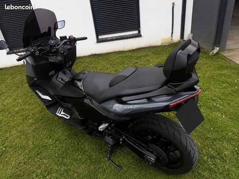 yamaha tmax 560 tech max · photo 2