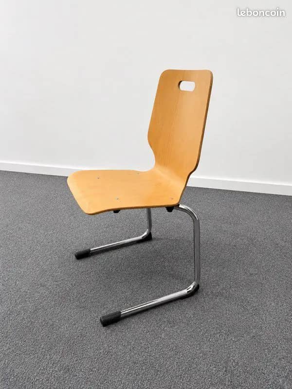 Chaise empilable professionnelle en bois – Structure chromée – Très ro · photo 3