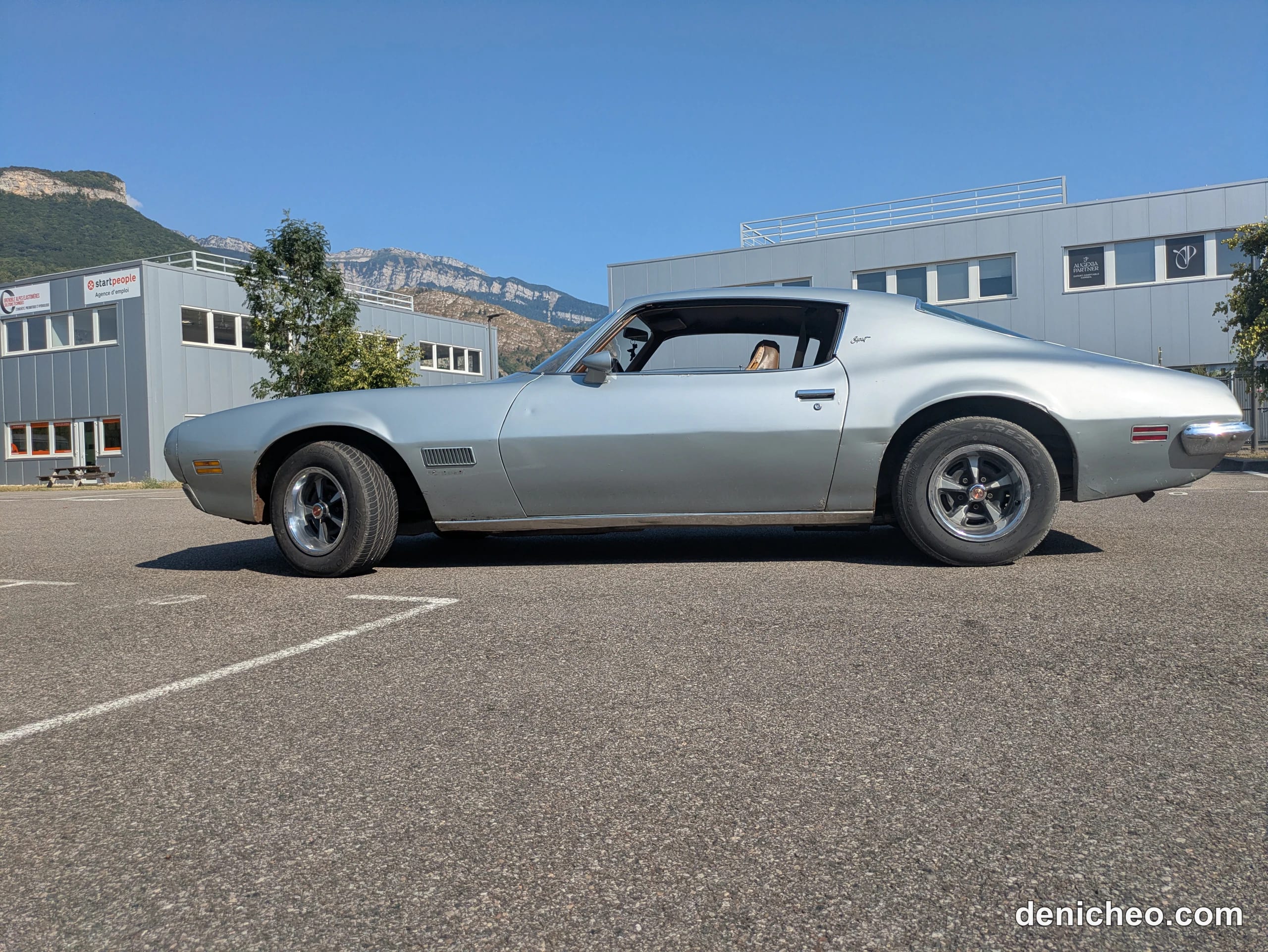 Pontiac Firebird · photo 1