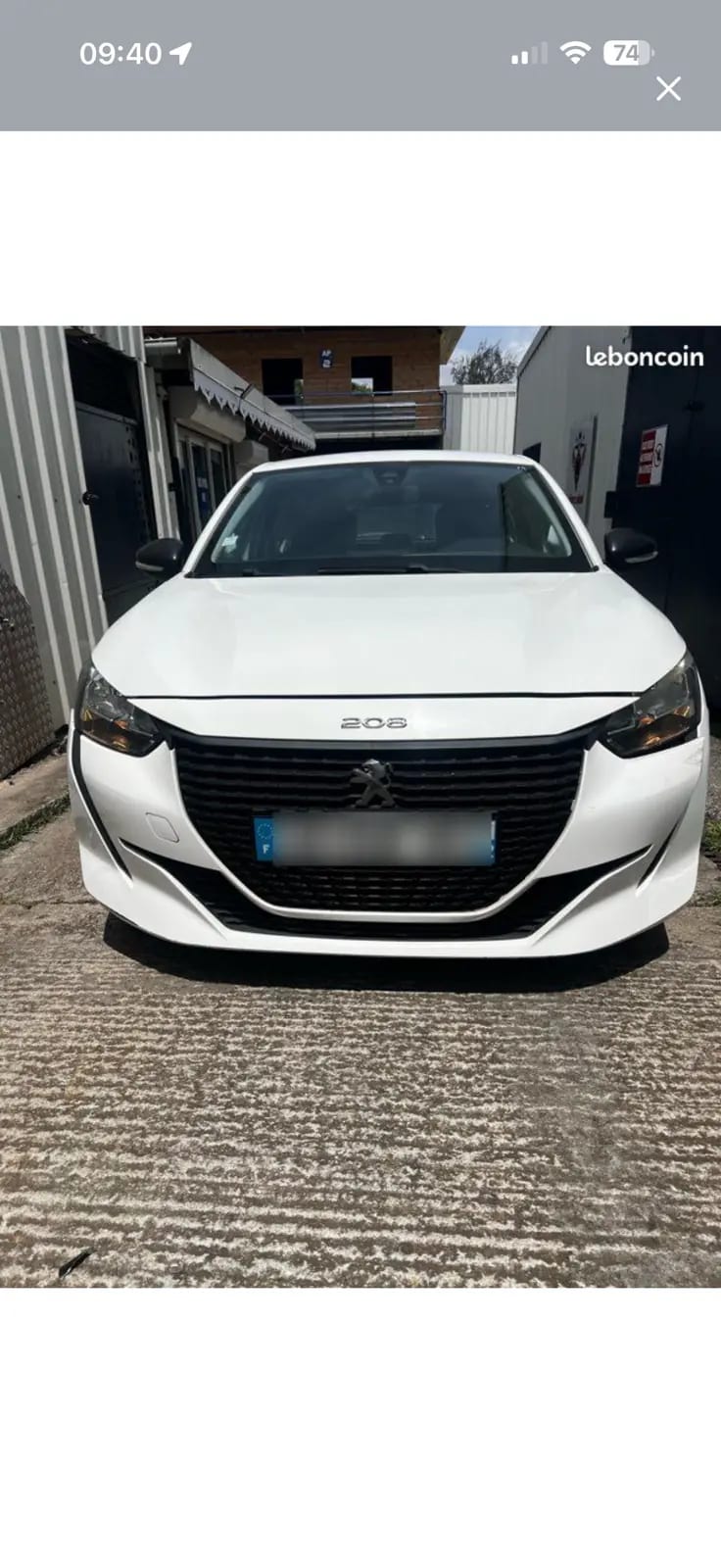 Peugeot 208 · photo 1
