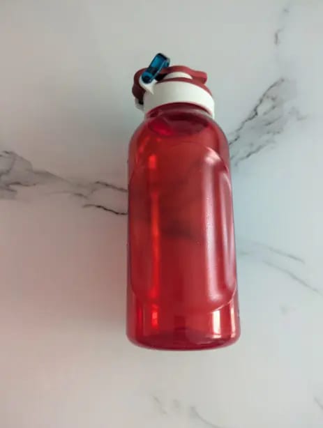 Gourde en plastique rouge · photo 1
